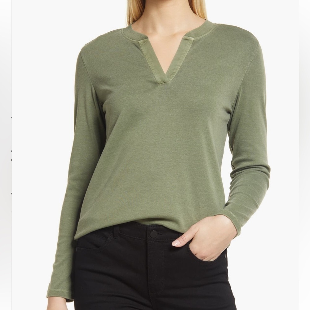 Caslon - Split Neck Long Sleeve T-Shirt. Top. V-neck.  XXL. Green.